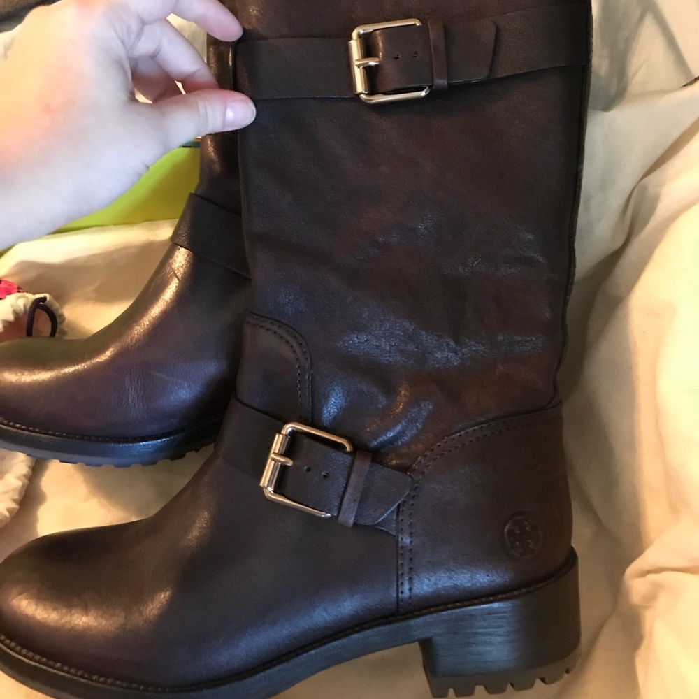 Tory Burch boots ‼️ PRICE DROP Size 8.5